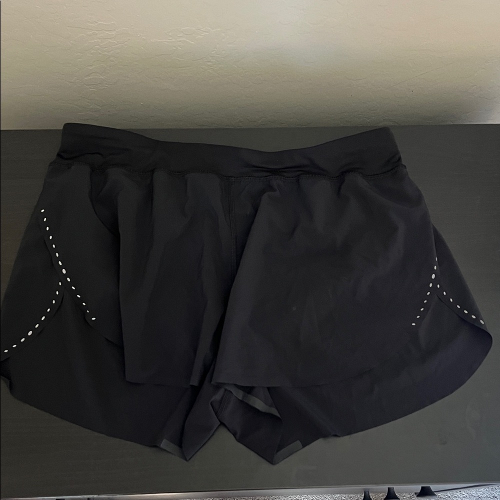 Lululemon find your pace high rise Shorts